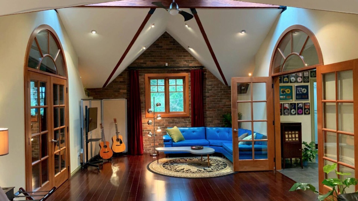 Surrey House | Luxury Rock & Roll Retreat