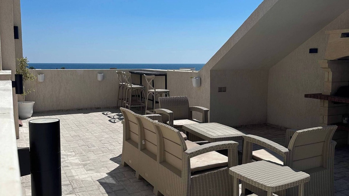 Rejiche Apartment | Luxury Rooftop Wifi, Ac, Outdoor Barbecue
