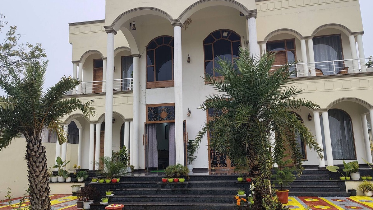 Sawai Madhopur Hotel | luxury room and beautiful garden. located at main ranthambore
