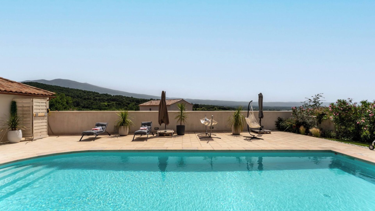 Crillon-le-Brave Apartment | Luxury Room in Charming Villa in Provence