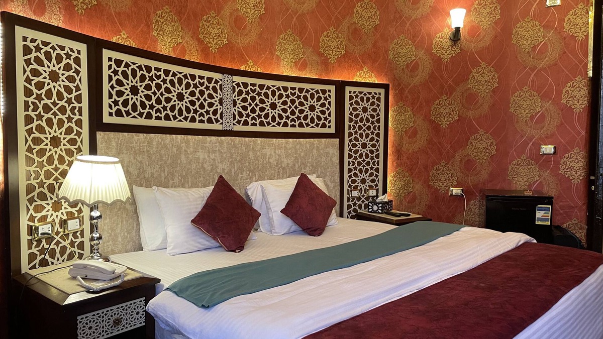 Qasr an-Nil Hotel | Luxury Royal honeymoon suite,City view,WI-FI.Heart of downtown