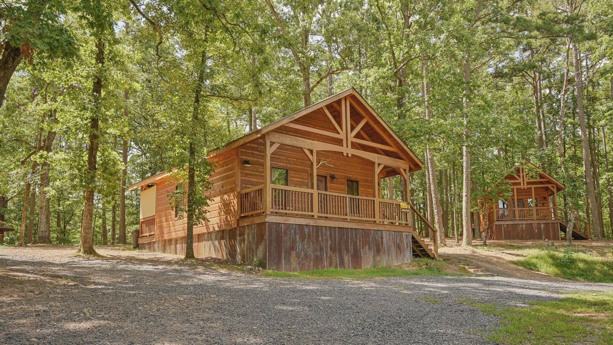 Board Camp Cabin | Luxury rustic cabin located 3 miles to Wolf Pen Gap, Sleeps 5, 2 bedroom, 1 bath