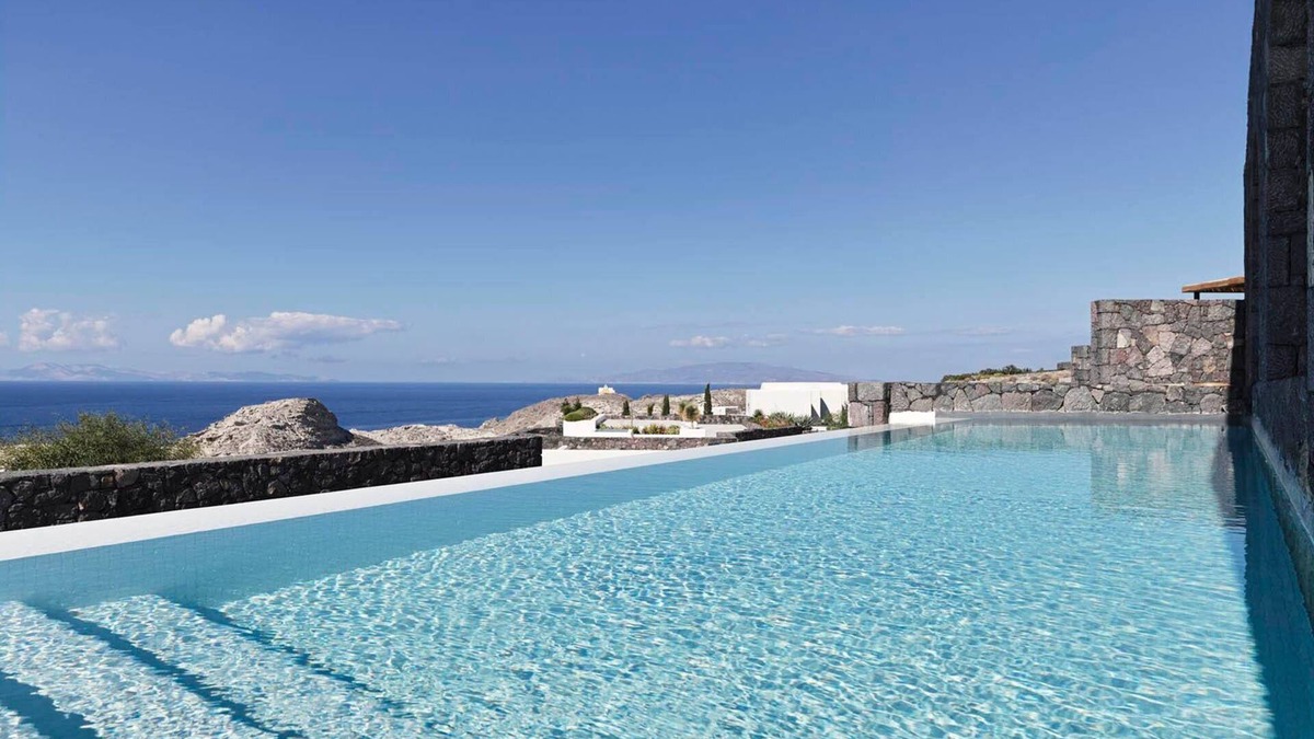 Oia Villa | Luxury Santorini Villa | Villa Sirens Song | 3 Bedrooms | Private Infinity Pool.