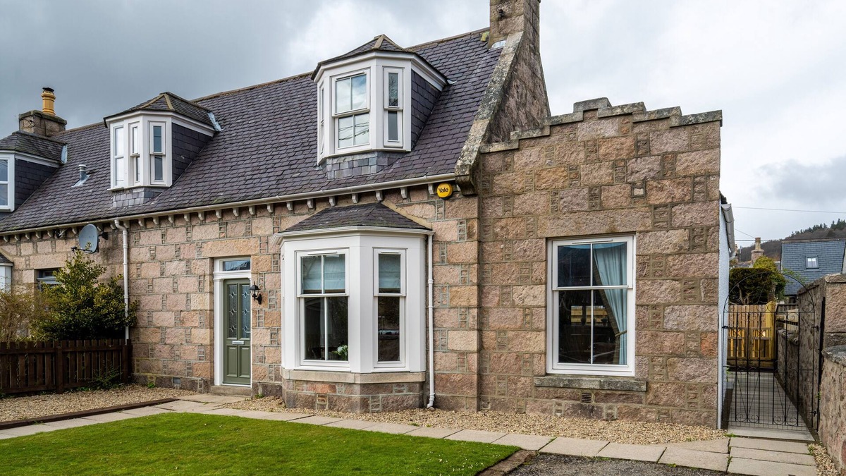 Ballater Cottage | Luxury Scottish Cottage, featuring "'The Artic Cabin"