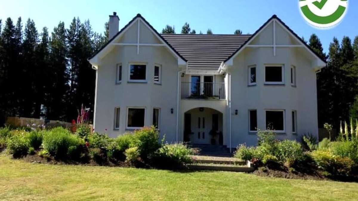 Farr House | Luxury Scottish Highland Country House with large private gardens by Inverness