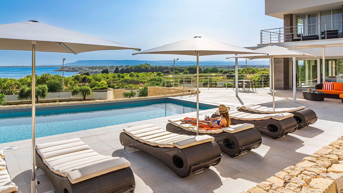 Syracuse Villa | Luxury sea front villa with pool, Plemmirio, Syracuse