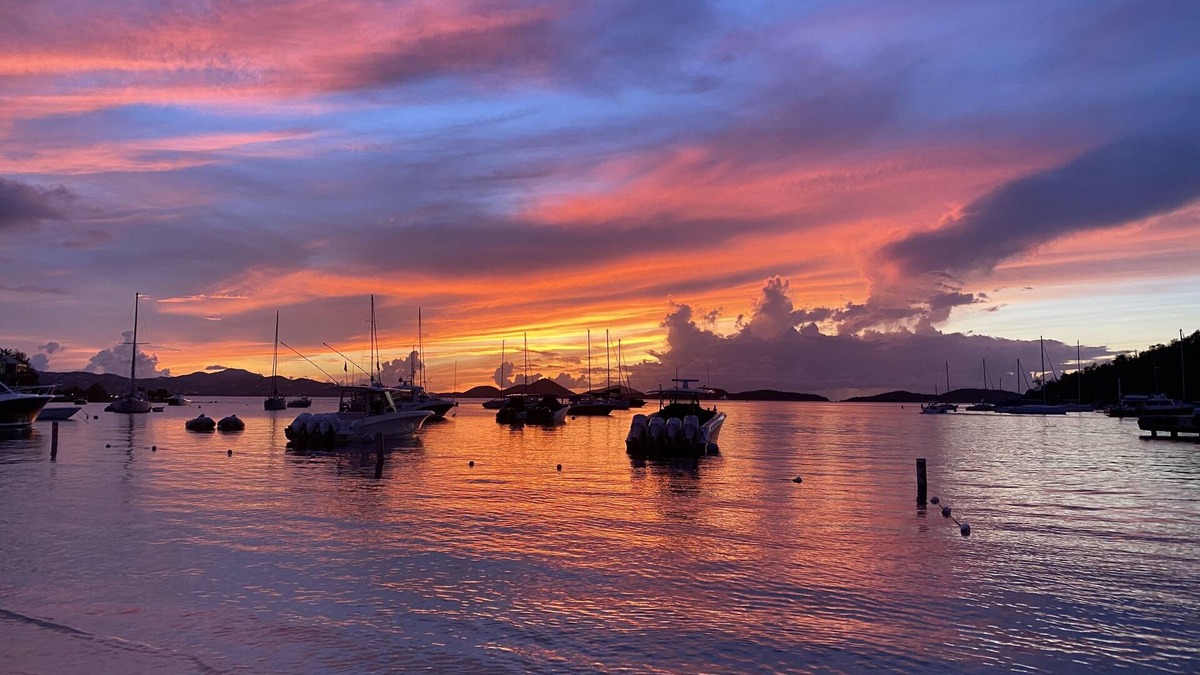 Hart Bay Condo | Luxury,Seaview condo,Jacuzzi,Kayaks,Paddle Boards,Snorkeling gear, Close to Town