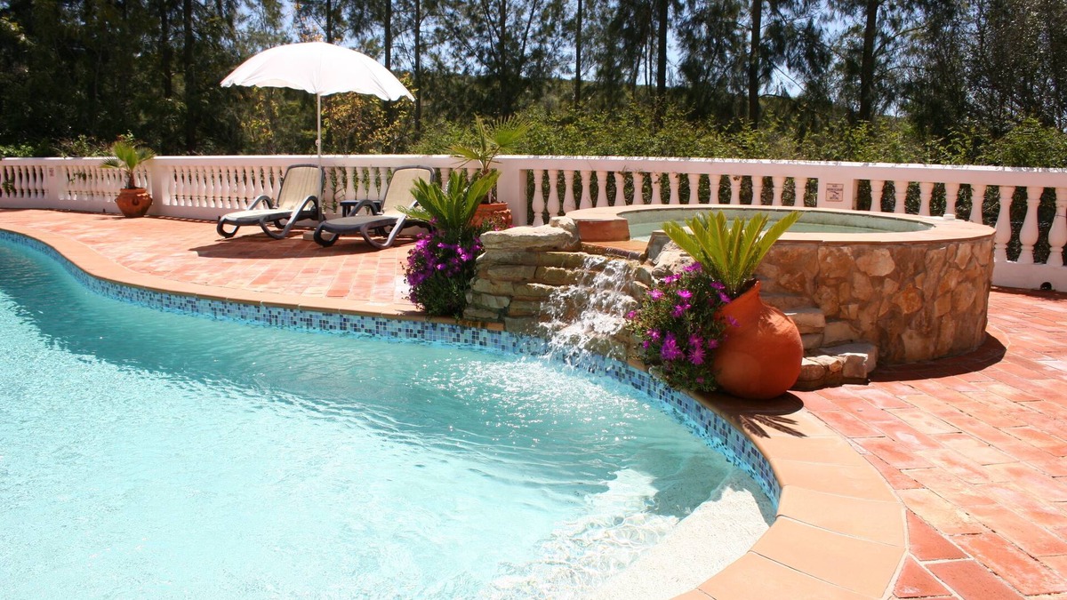 Portimao Villa | Luxury secluded and spacious villa with huge heated private Pool