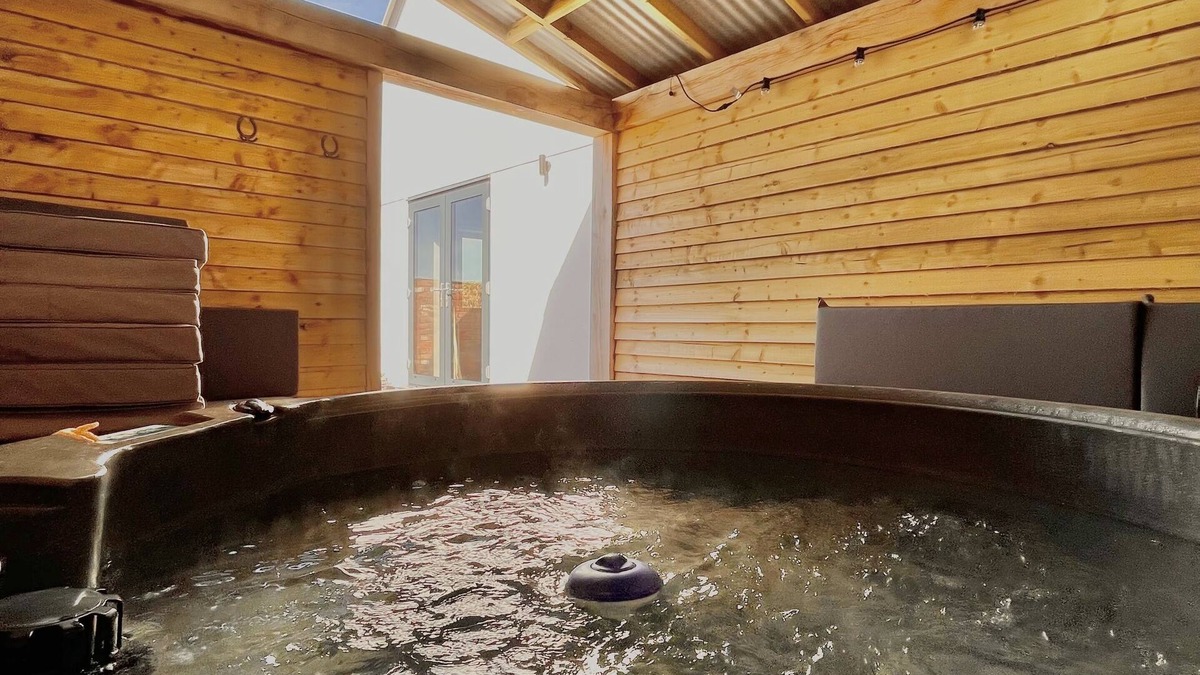 Hendrerwydd House | Luxury Secluded Barn With Private Hot Tub
