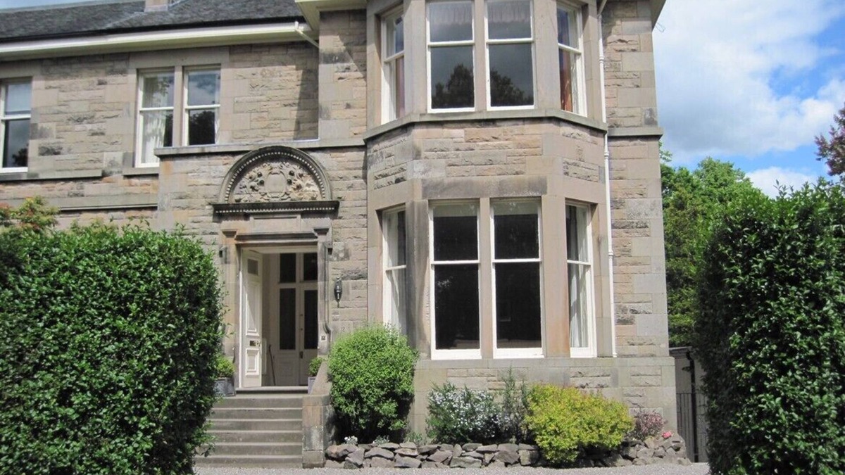 Stirling Apartment | Luxury Self Catering Holiday Apartment in Historic Stirling