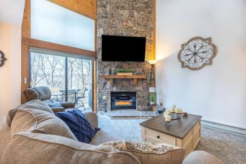 Seven Springs Apartment | Luxury Seven Springs Condo- 3 Bed & Loft, 3 Bath