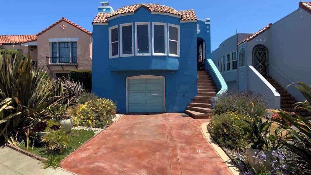 Excelsior House | Luxury SF Retreat! Private Patio/2bd/Full Kitchen