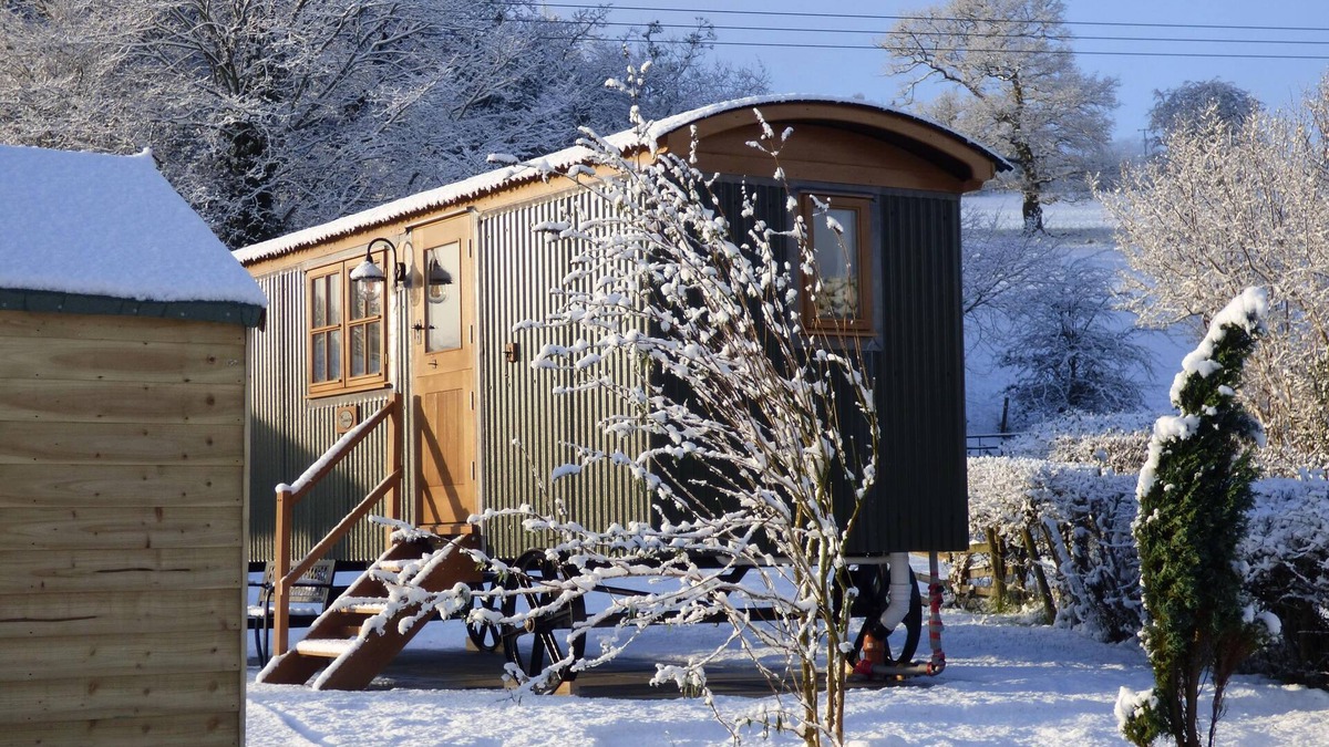 Clitheroe House | Luxury Shepherd's Hut with Stunning Views
