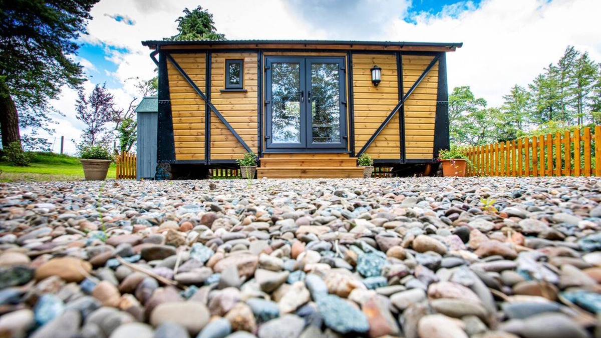 Tirabad Cabin | Luxury Shepherds Hut in stunning location