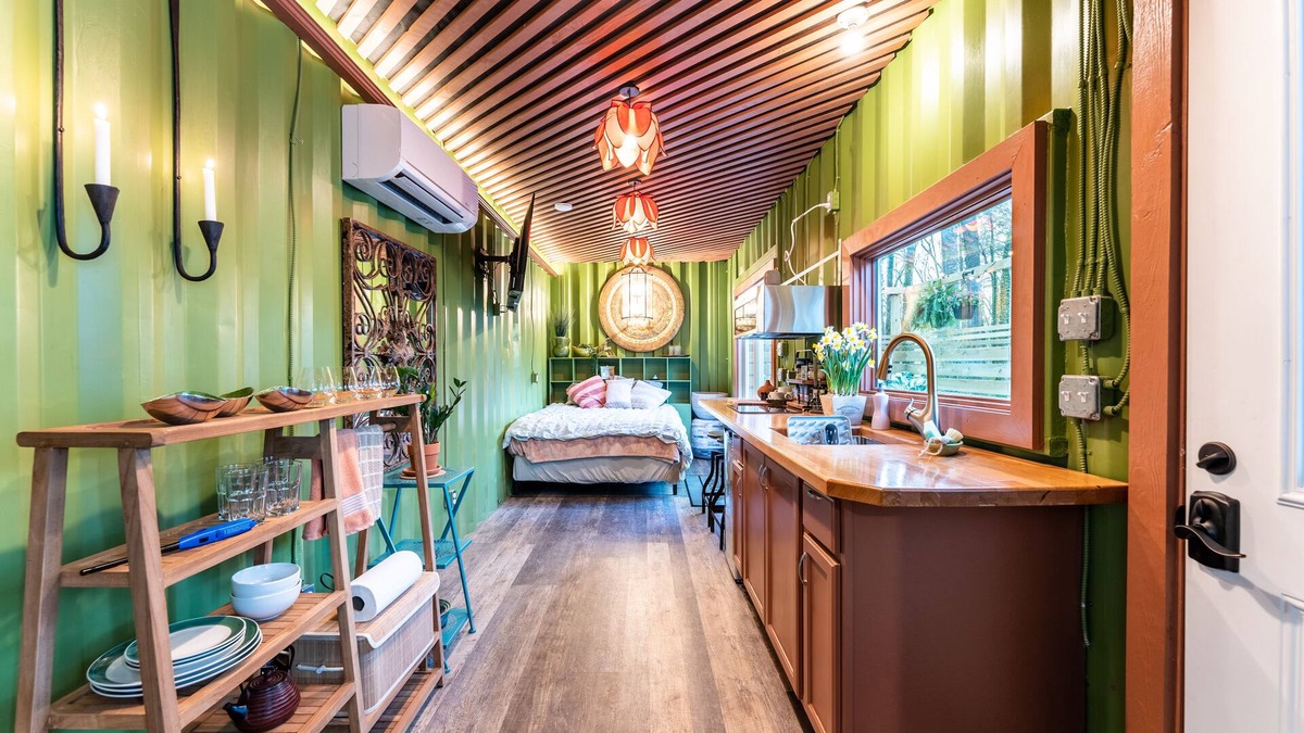 Warrenton House | Luxury Shipping Container Tiny Home- Dog Friendly