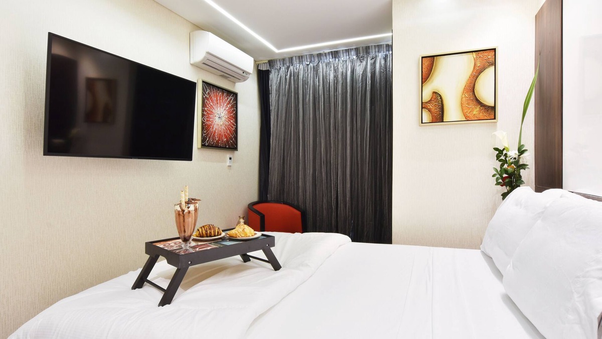 La Florida Hotel | Luxury Single Room with Window