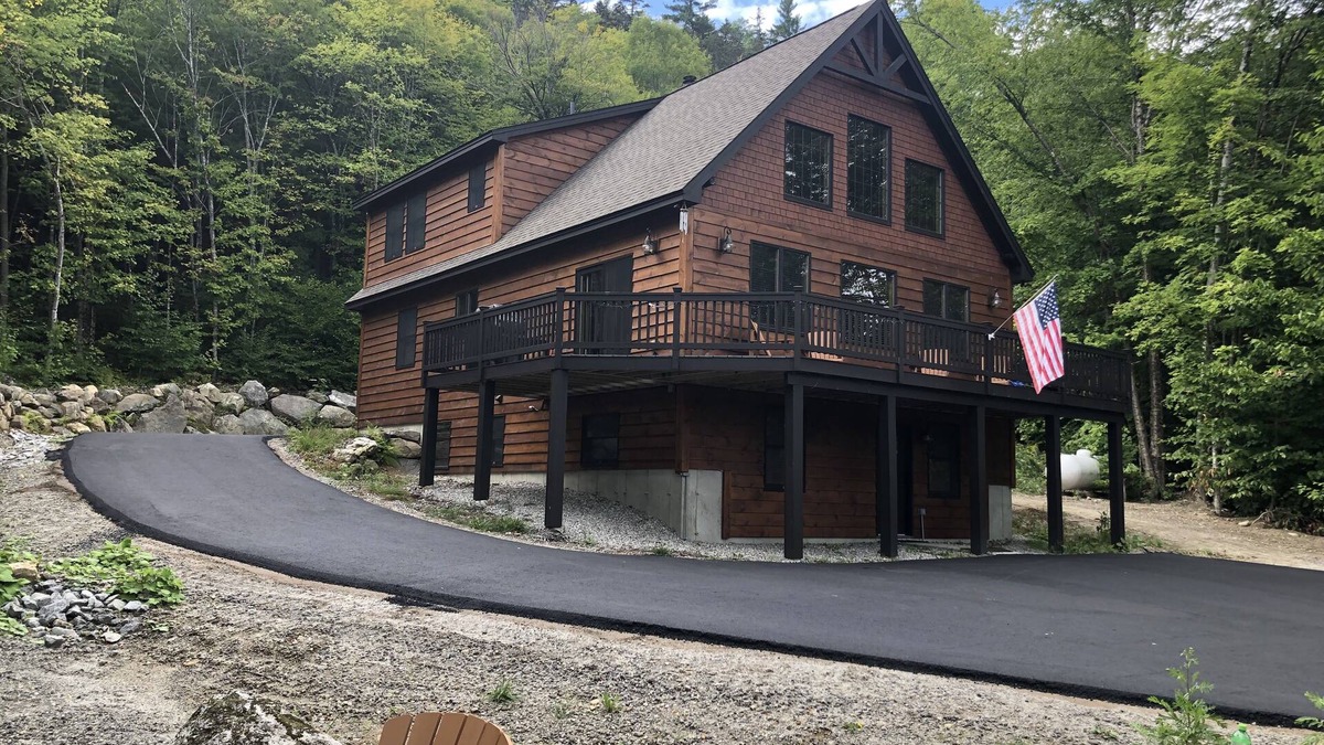 Sunday River Area House | Luxury Ski Chalet only 4 miles away from Sunday River, Sleeps 10