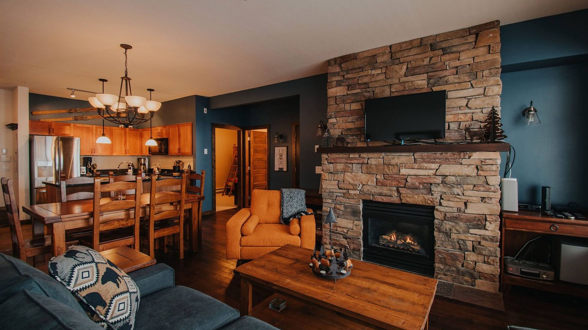 Big White Ski Resort Condo | Luxury ski-in/ski-out condo with private hot tub and steam shower