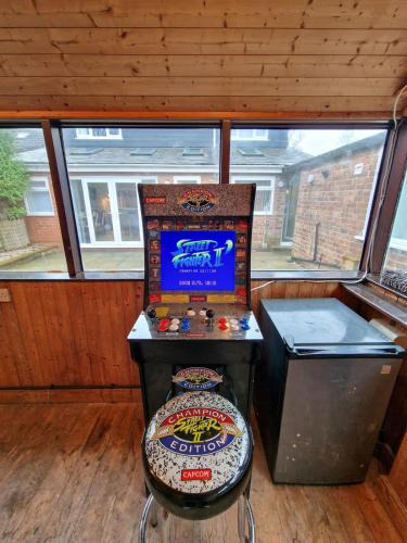 Kirkby House | Luxury Sleeps 11 Kirkby Home by City SuperHost