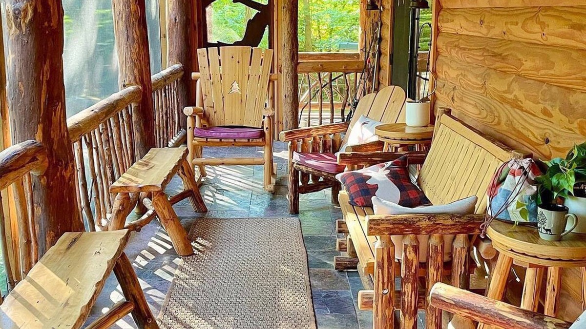 Pond Eddy House | Luxury Spa Cabin by the Creek w Hot Tub, Luxury Spa Cabin by the Creek w/Hot Tub