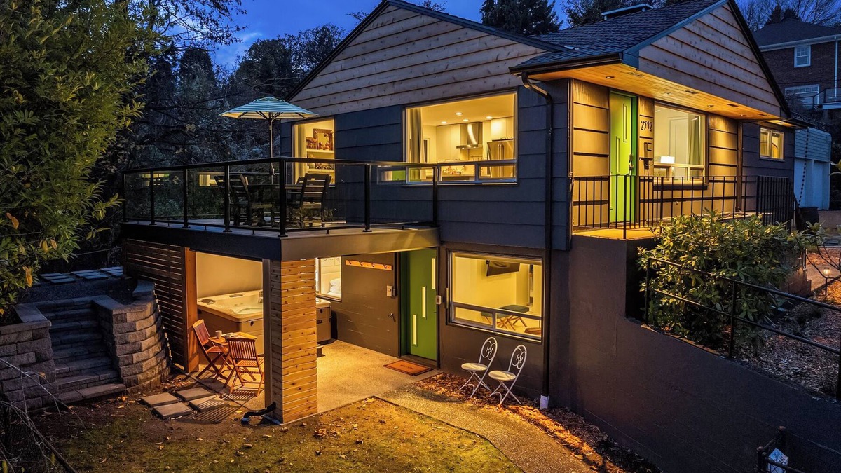 North End House | Luxury Spa, Patio, Deck & Views of Puget Sound in the Heart of Old Town, Tacoma