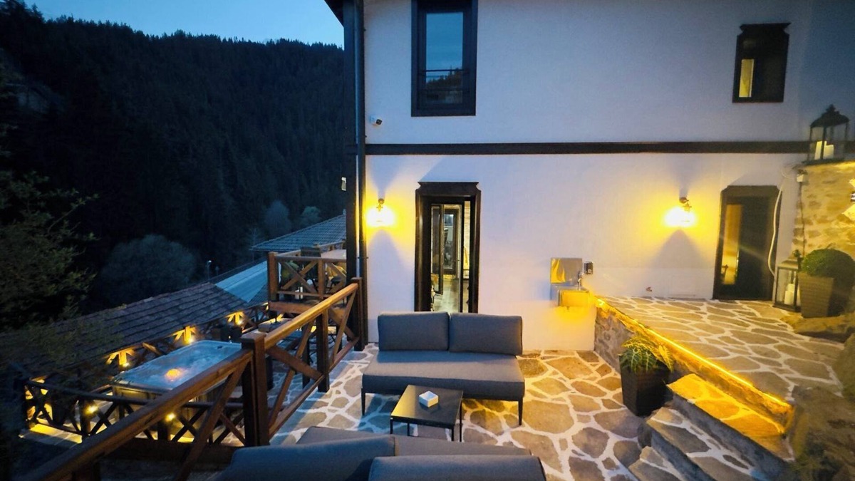 Smolyan House | Luxury SPA Villa Mezinska with Jacuzzi, Sauna, and Stunning Views
