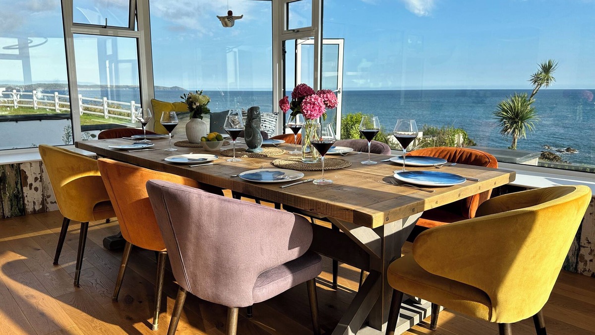 Downderry House | Luxury, Spacious, Beachfront (direct access) House with Breath-taking Sea Views