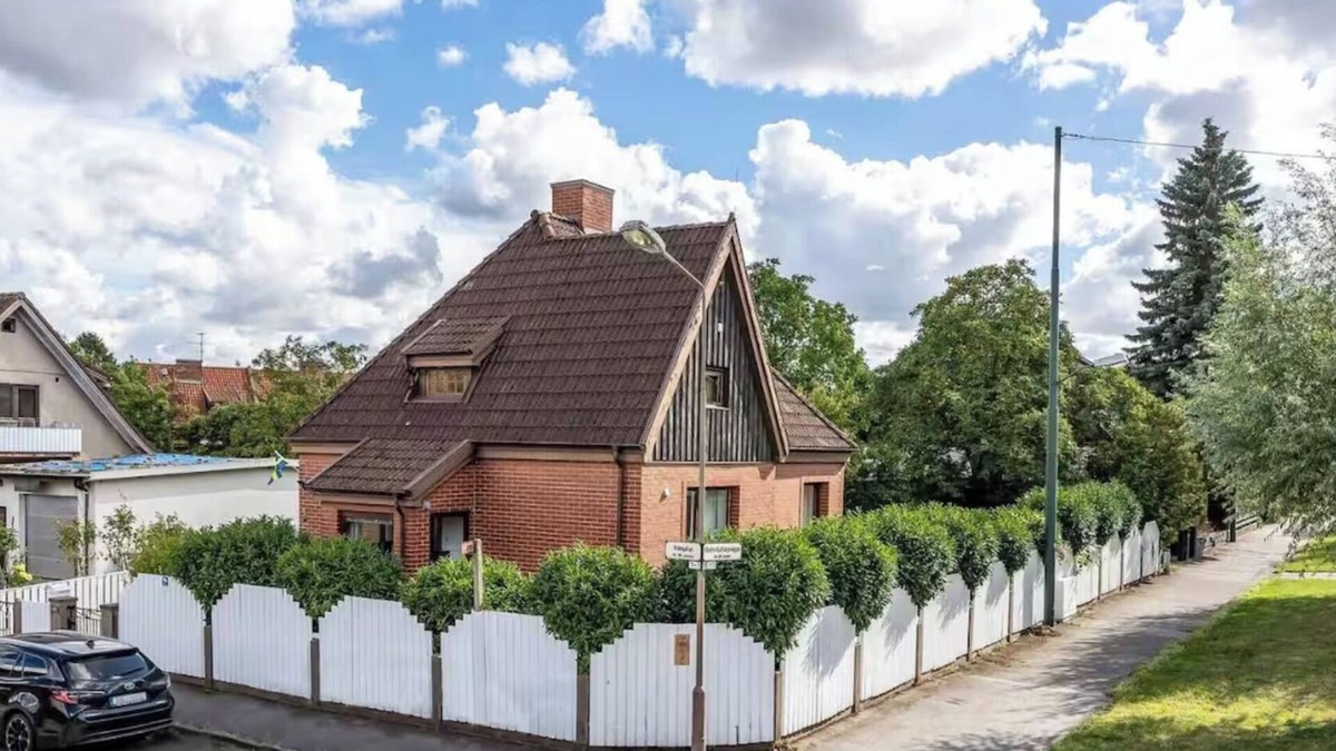 Rosengard Villa | Luxury spacious Family House in Central Malmö
