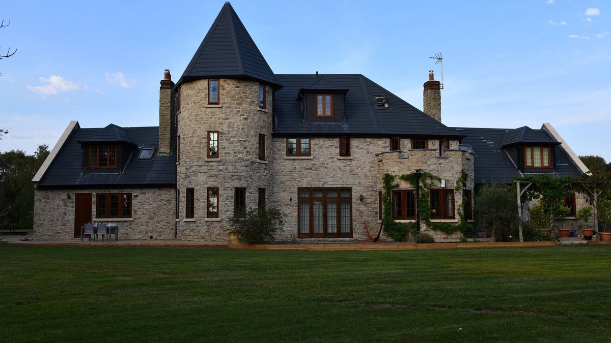 Bilting House | Luxury, Spacious French styled Chateau nestled in Challock, near Ashford, Kent