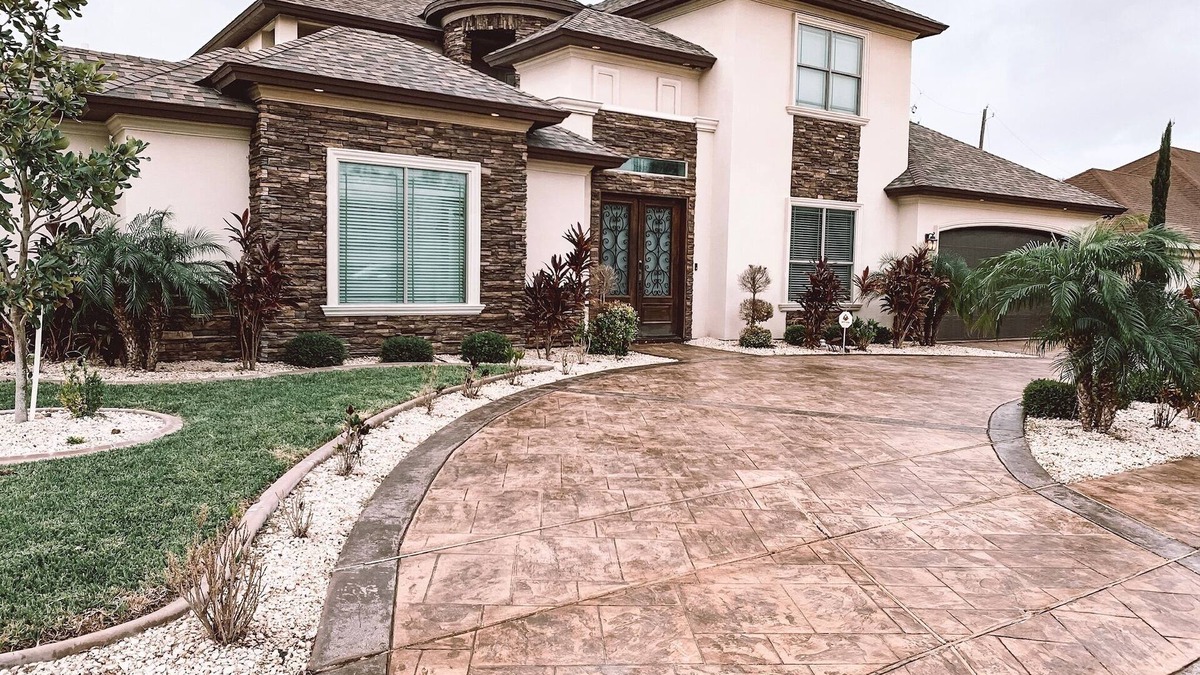McAllen House | Luxury/Spacious Pool Home McAllen, Texas *4 Master Suites*