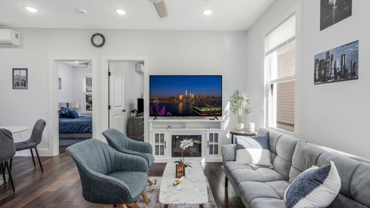 The Heights Apartment | Luxury Stay for NYC visit - Jersey City - 10 Min to NYC Train station