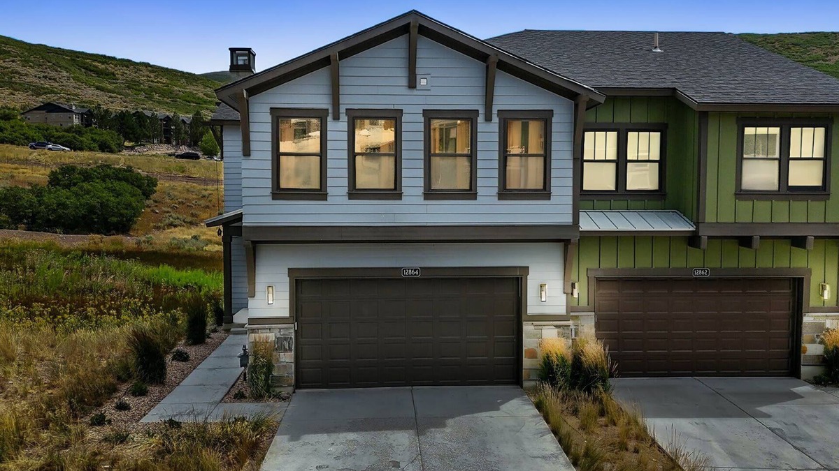 Deer Mountain House | Luxury Stay: Hot Tub-Games-Arcade & Balcony Views