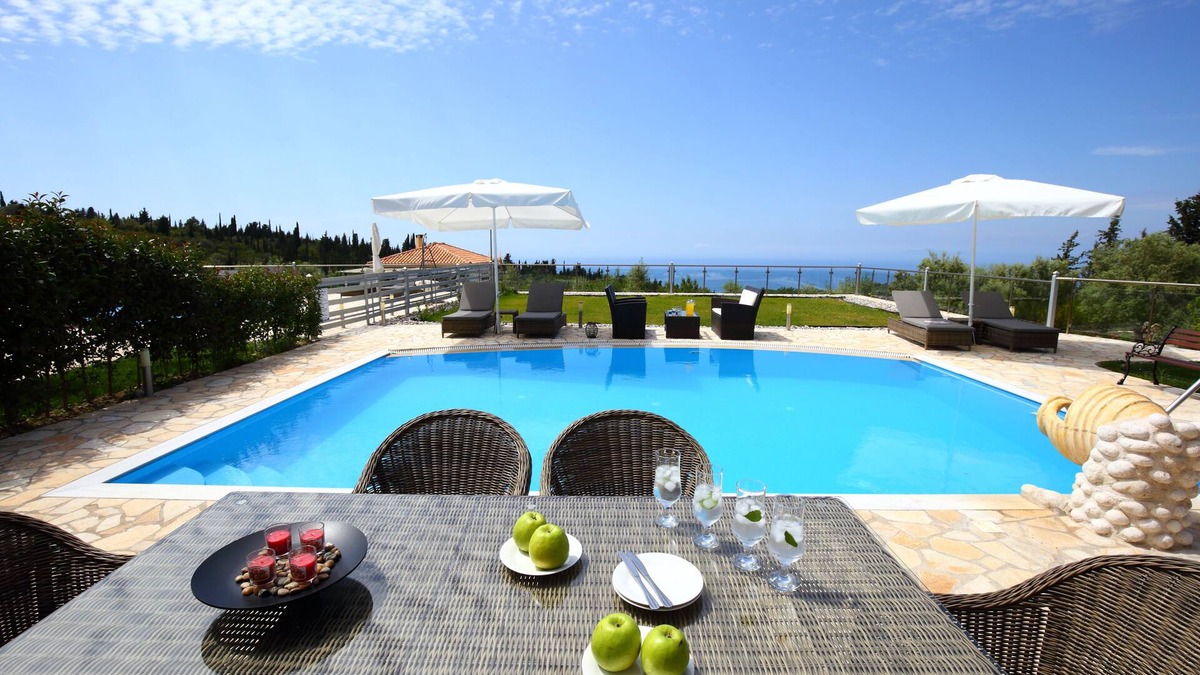 Tsoukaladhes Villa | Luxury stone Villa Emily close to Kathisma and Mylos beach