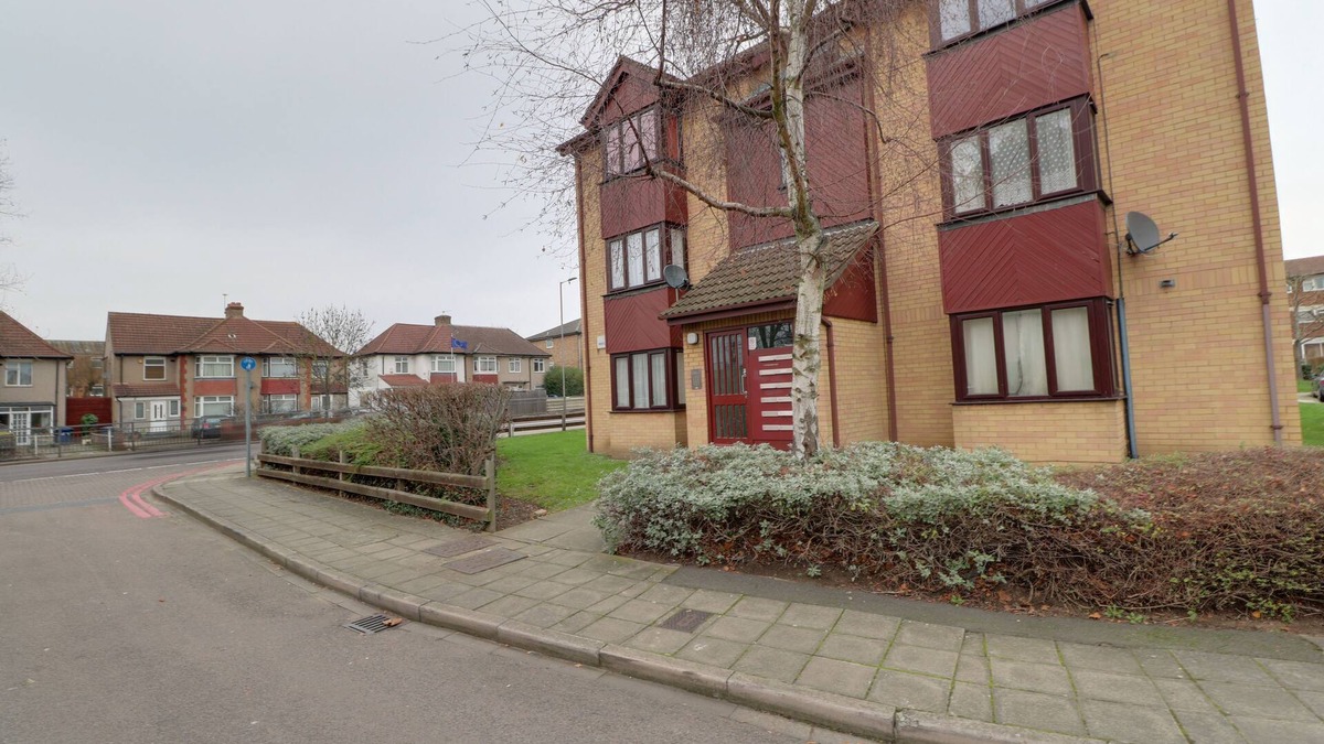 London Borough of Ealing Apartment | Luxury Studio Apartment