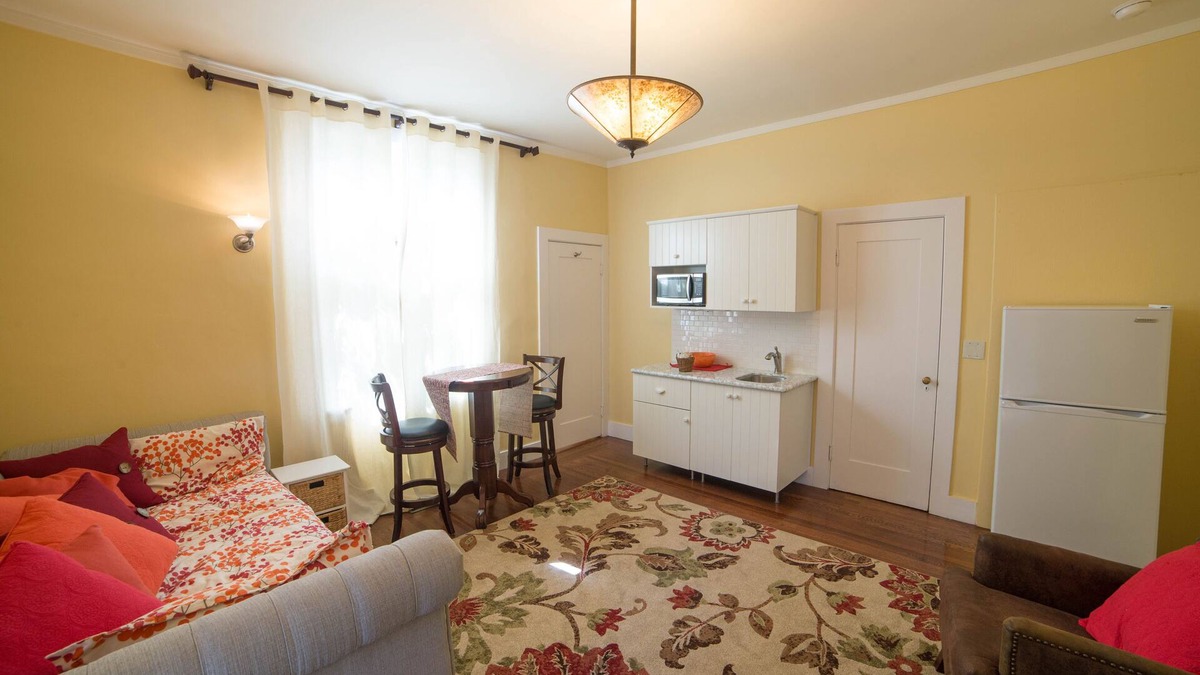 Claremont Cottage | Luxury Studio in Exclusive Claremont Neighborhood