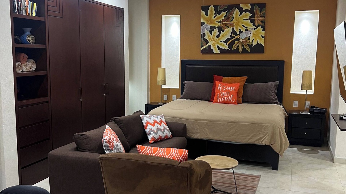 Emiliano Zapata Apartment | Luxury Studio in Center of Romantic Zone Fun! Fantastic Rooftop Views!