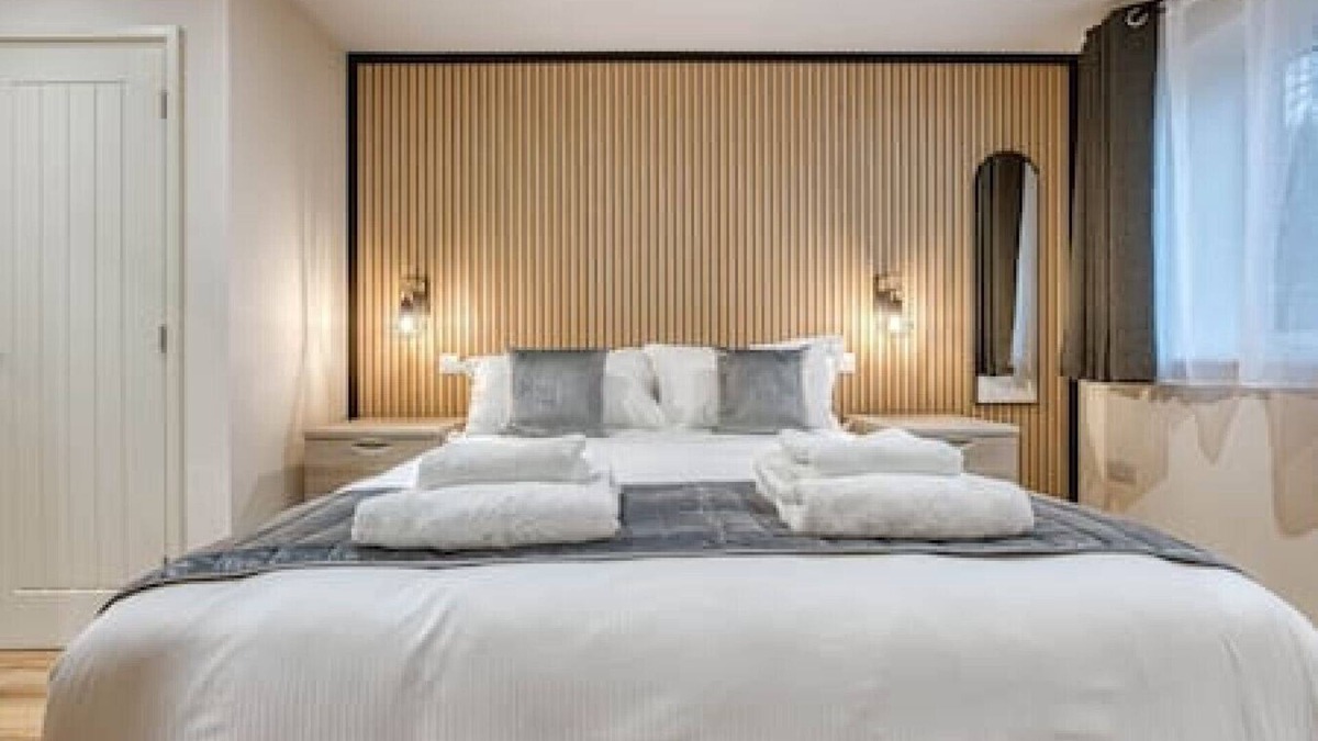 Priors Marston Apartment | Luxury Studio Room, Stockton, Pet Friendly, Wifi