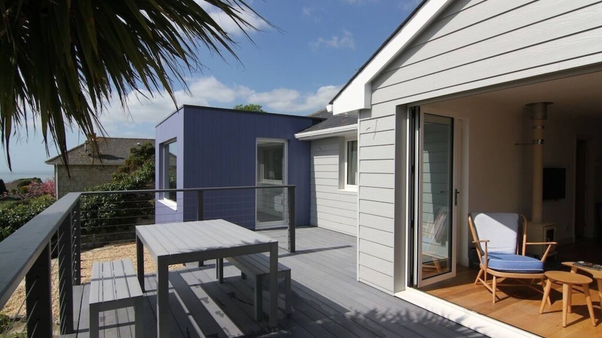 Bonchurch House | Luxury, Stylish Home, With Garden, Sea Views and Parking.