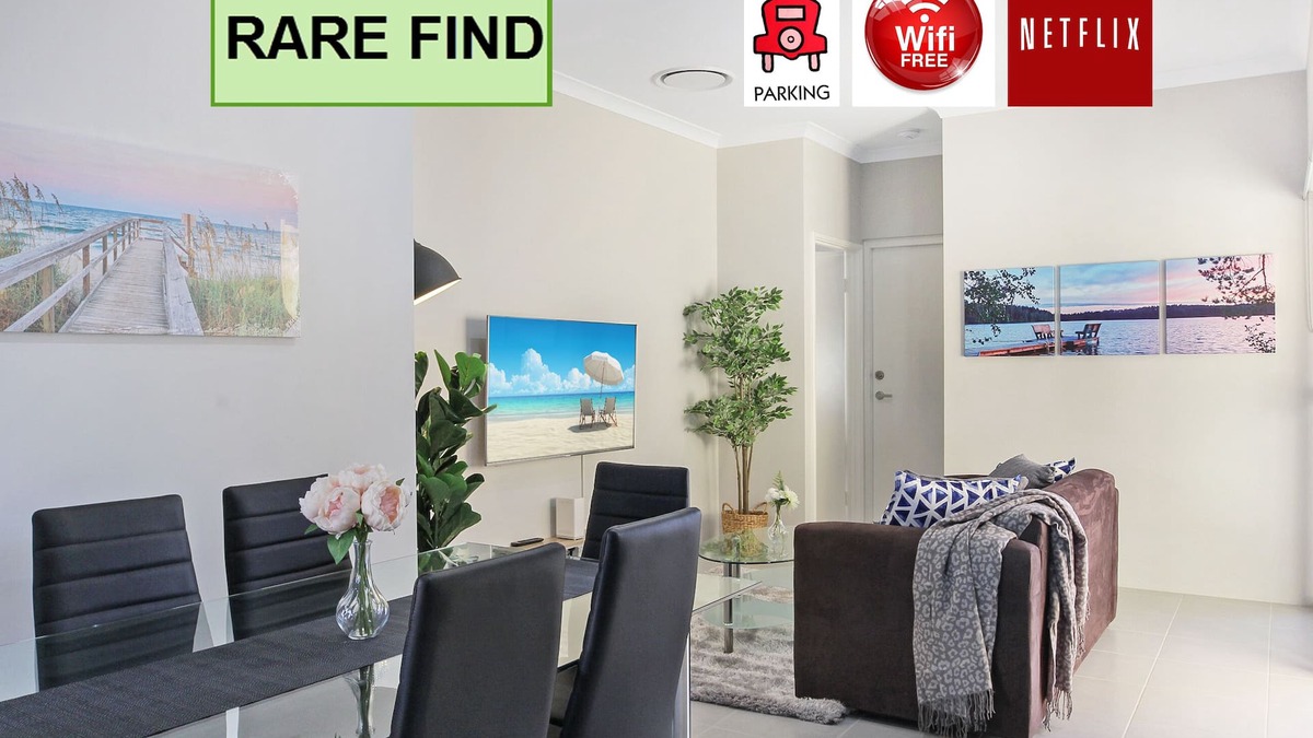 Balga House | Luxury Stylish House with private courtyard, Walk to Park & Shop,10min to beach