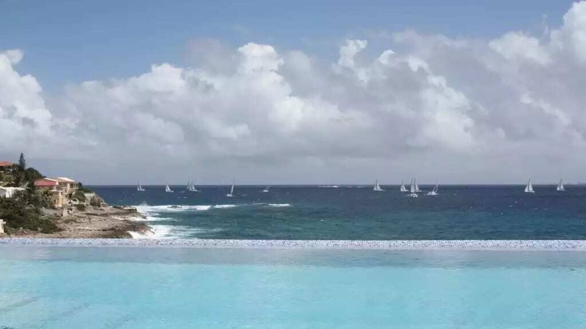 Point Blanche Apartment | Luxury Suite 2.4 in Seneca by Personal Villas - Enjoy the Amazing Ocean Views
