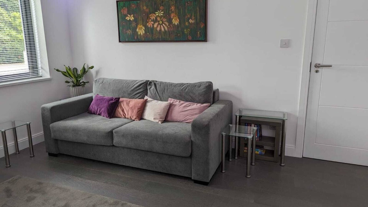 Hadley Wood Apartment | Luxury Suite in CockfostersnKick back and relax in this calm, stylish space.n