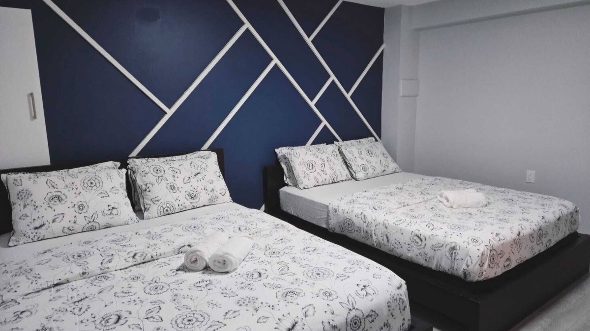 Guildford House | Luxury Suite near Skytrain