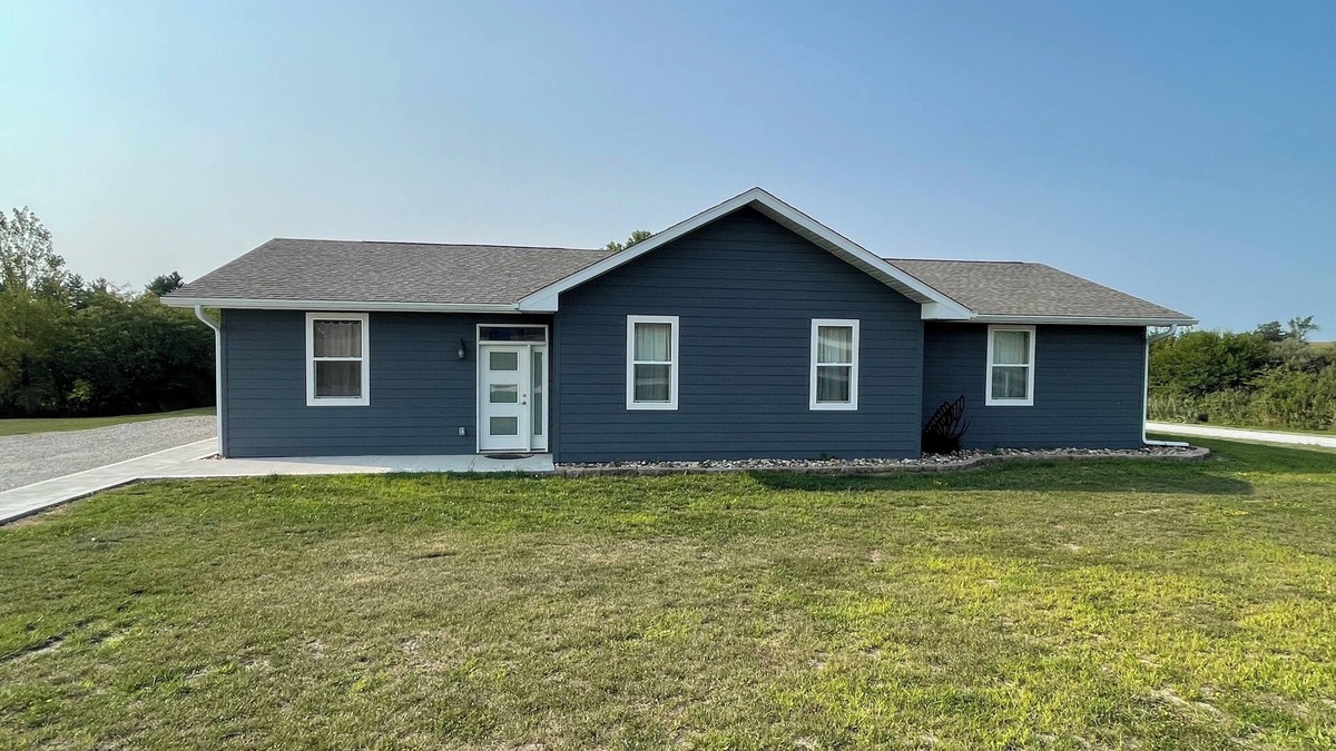 Mystic House | Luxury Suite on Beautiful Rathbun Lake!