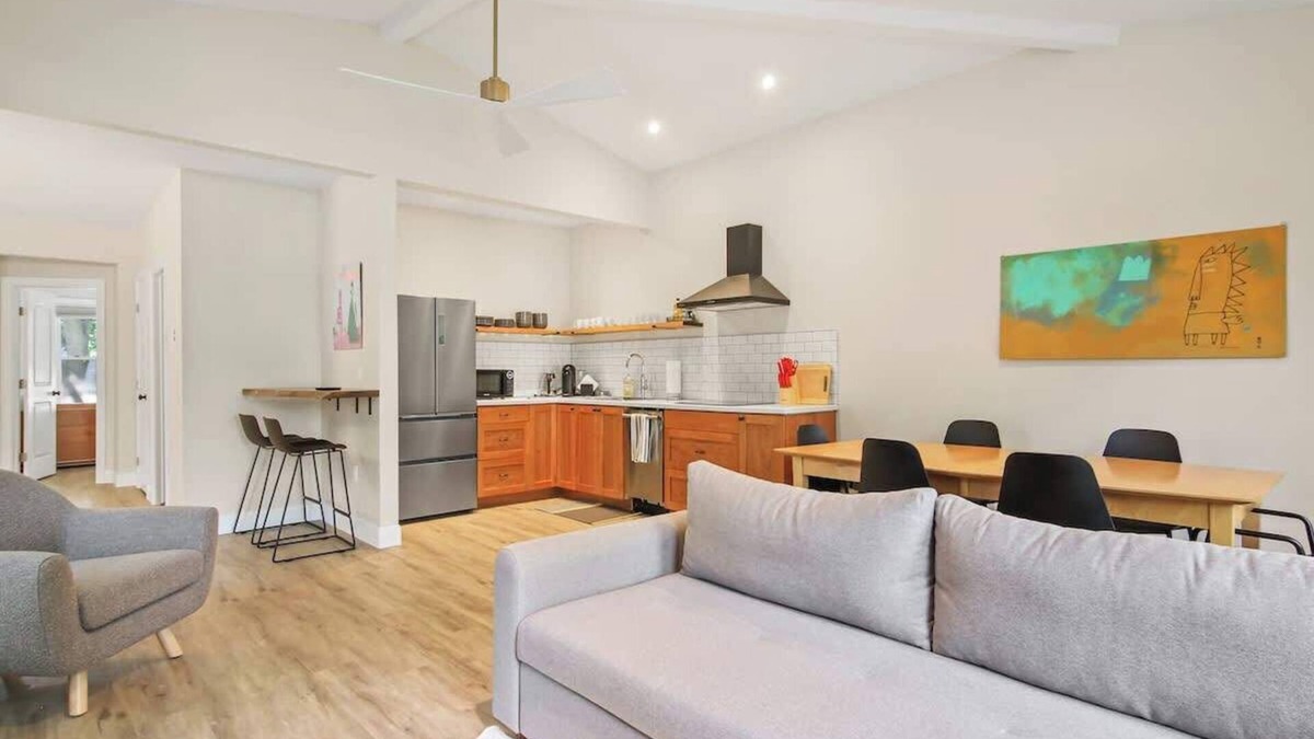Ithaca House | Luxury Suite | Walk to Commons | Free Parking | NY