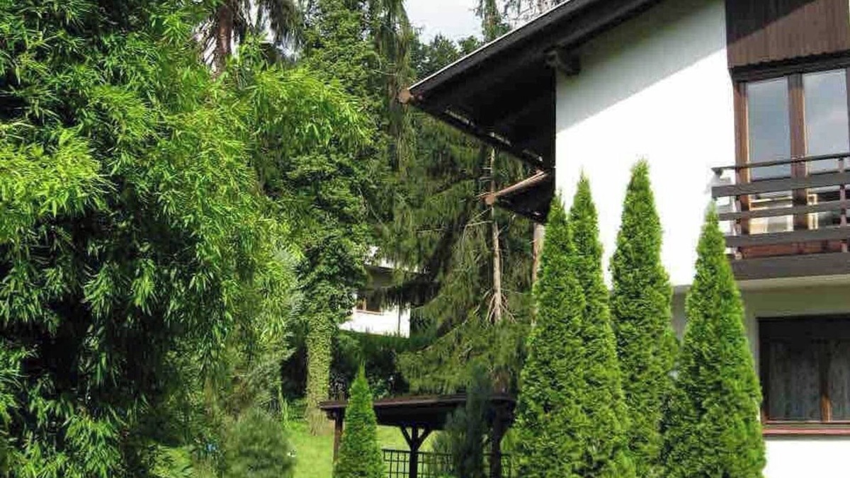 Velenje House | Luxury SUNNY Park Villa NATURE Oasis Free WiFi BIKES