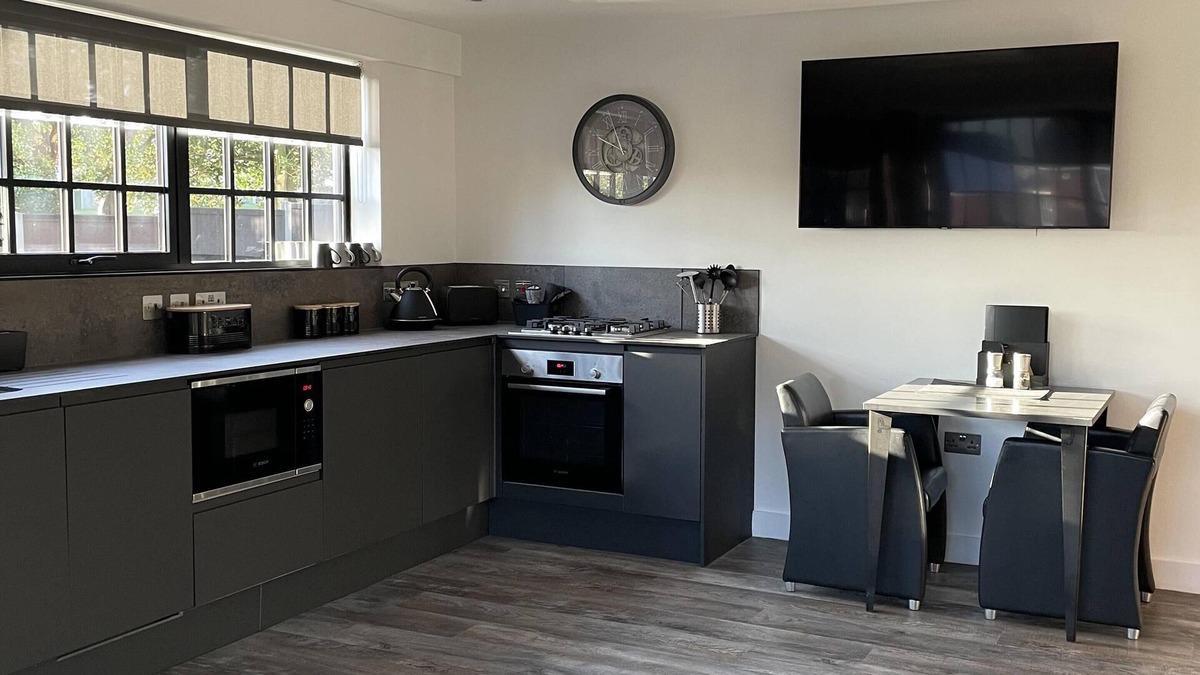 Pattiswick Apartment | Luxury Superior Apartment