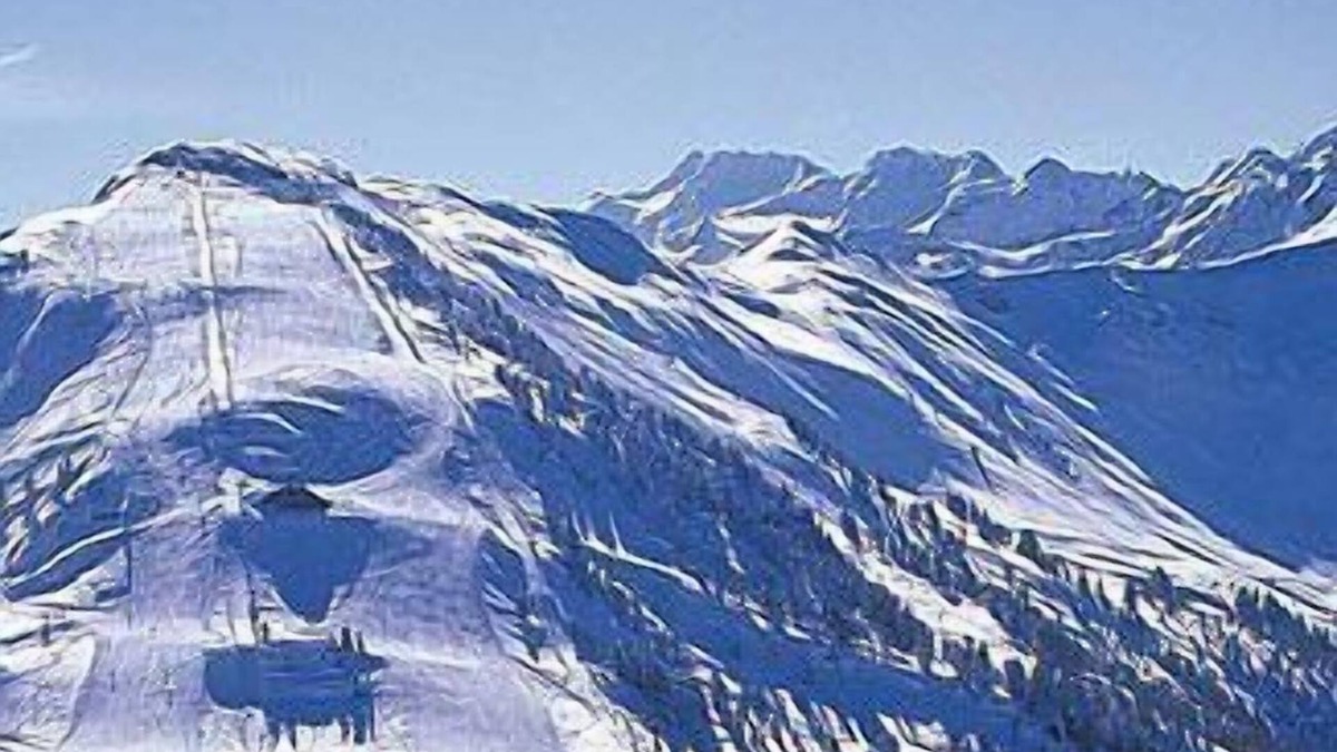 Little Baddow Apartment | Luxury Swiss Ski Apartment, Spectacular Views of Rhone Valley, Part of 4 Valleys