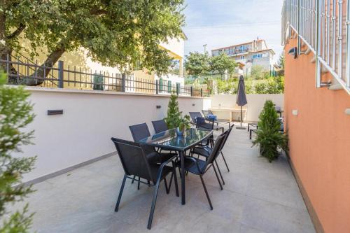 Mugeba Apartment | Luxury three bedrooms apartment Silver Suite near Poreč