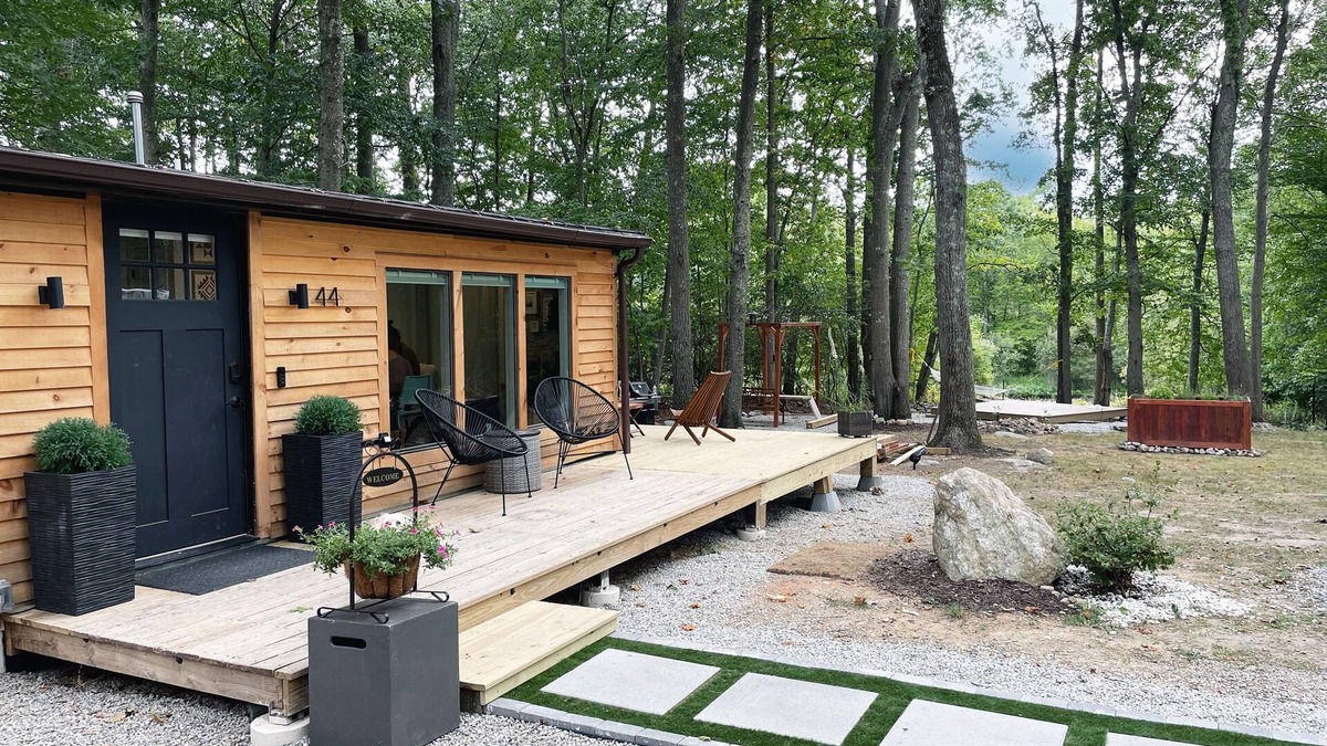 Niantic Cottage | Luxury Tiny Home In Niantic