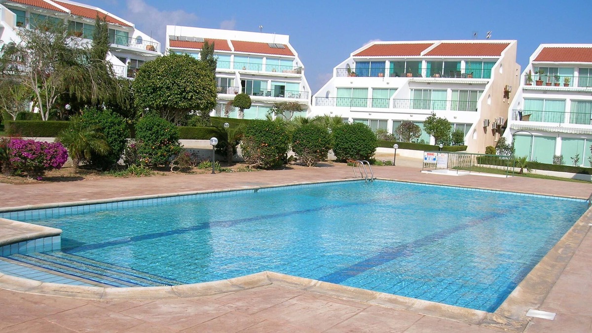 Pyrgos Apartment | Luxury top floor apartment with wifi and swimming pool, near the sea